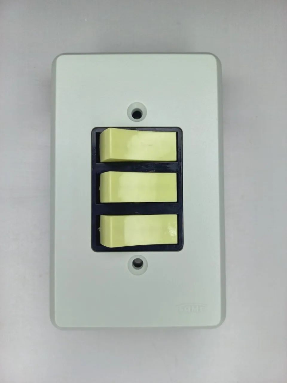 Placa 4x2 Interruptor Paralelo + 2 Simples - Foto 3