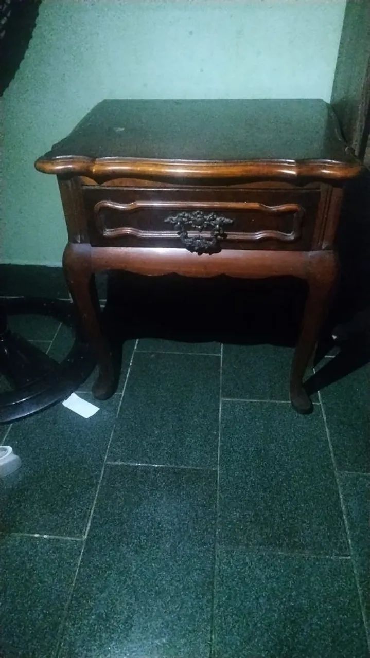 Vendo guarda roupa vintage em madeira  - Foto 2