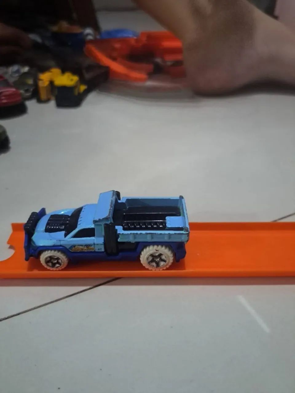 Pistas hotwheels com carros e mais acessórios  - Foto 3