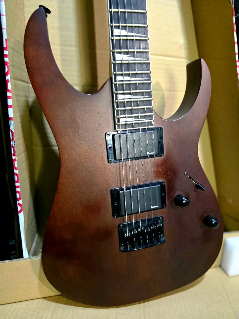 Guitarra Ibanez gio grg 121dx wnf walnut flat 2024 /ñ Gibson