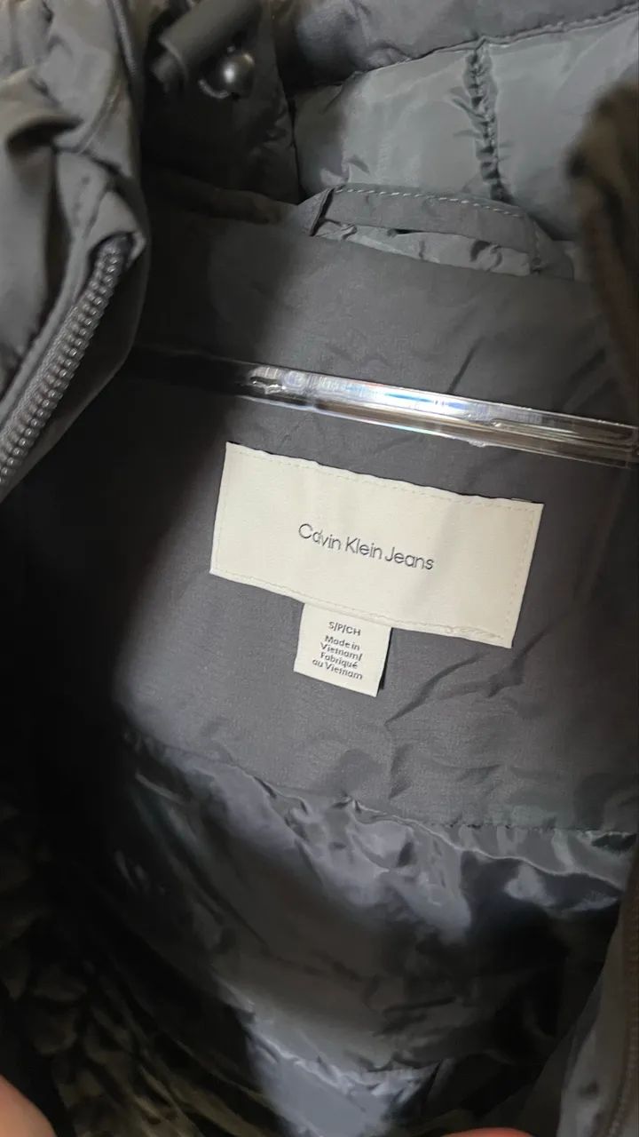 Jaqueta Puffer Calvin Klein Ripstop Empacável Original  - Foto 5