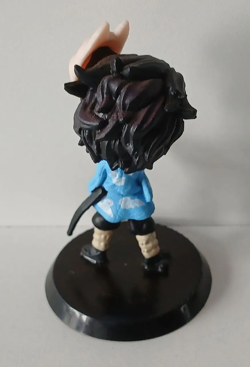 BONECO MINIATURA DEMON SLAYER TANJIRO KAMADO COM MASCARA - Foto 2