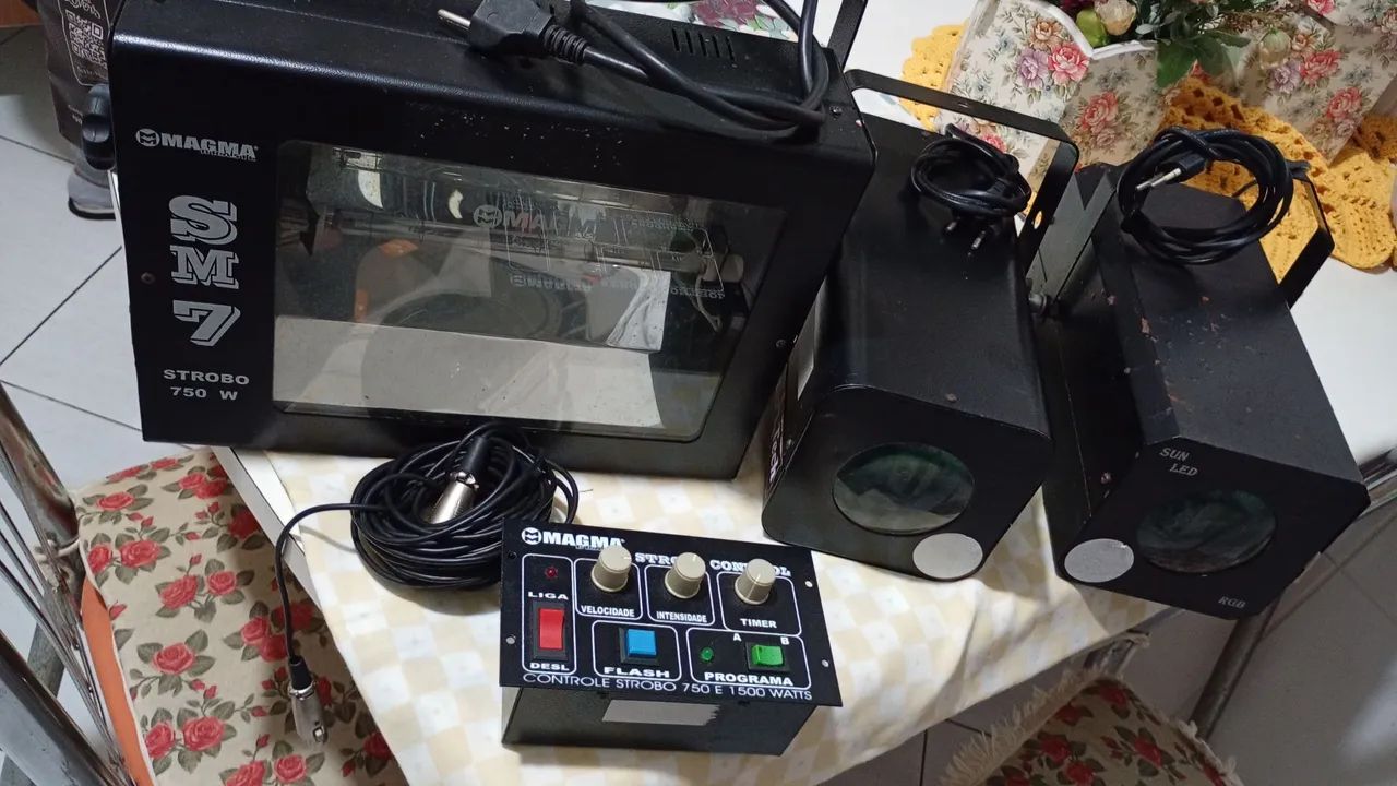 Iluminação para DJ e Festas ( kit com 3 peças)