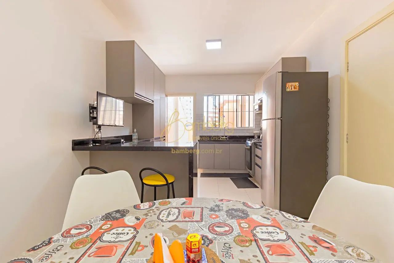 Casa térrea com ambientes amplos totalmente reformada. - Foto 10
