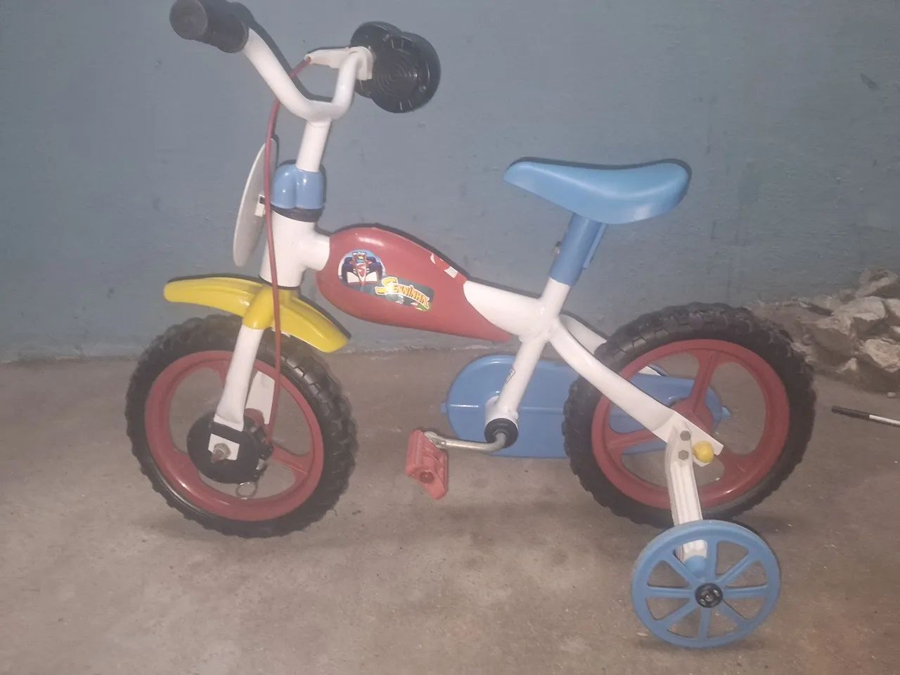 Vendo bicicleta infantil do seninha verada Nova  WhatsApp * 