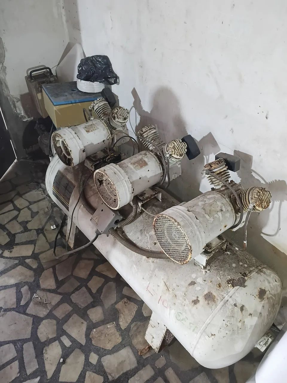 Compressor odontológico isento de óleo 
