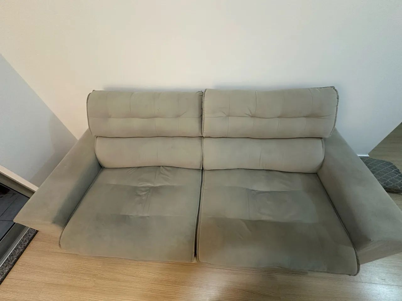 Sofá retrátil reclinável usado