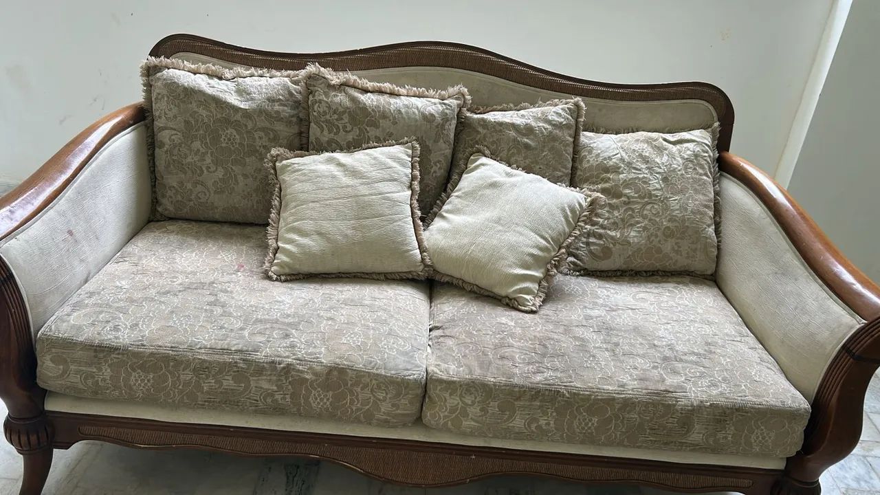 Oportunidade lindos sofás estilo imperial. 