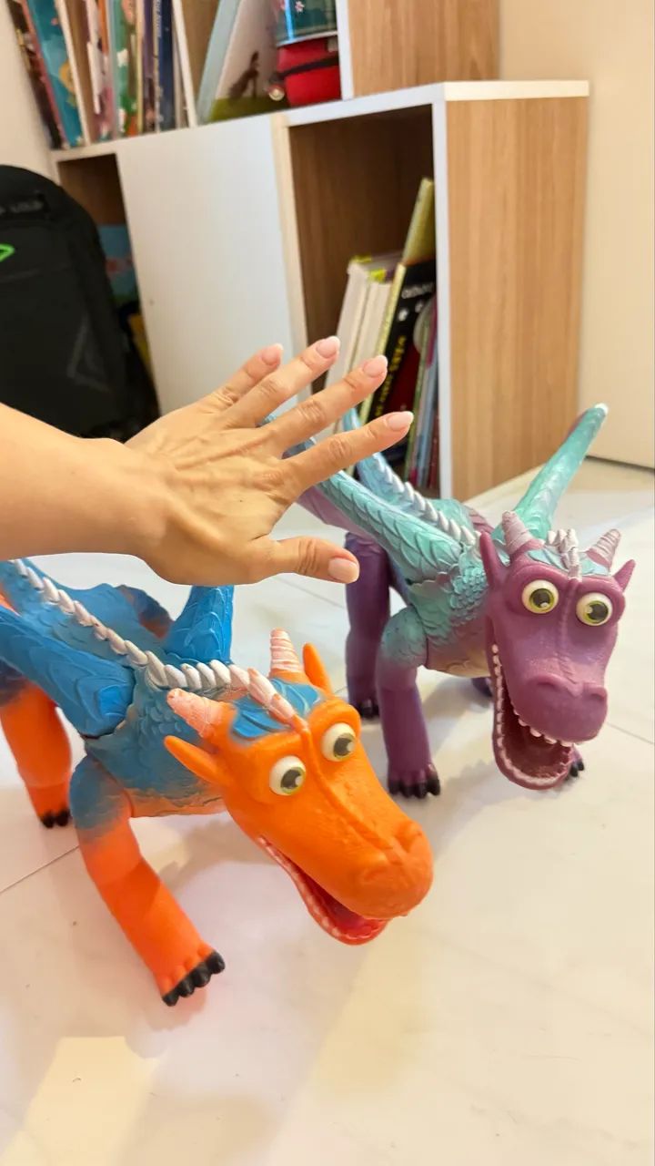 Kit dinossauros de brinquedo 