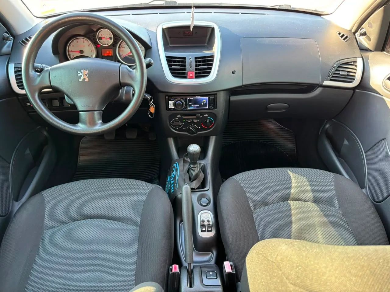Peugeot 207 Active 1.4 Flex 8V 5P 2015 - Foto 4