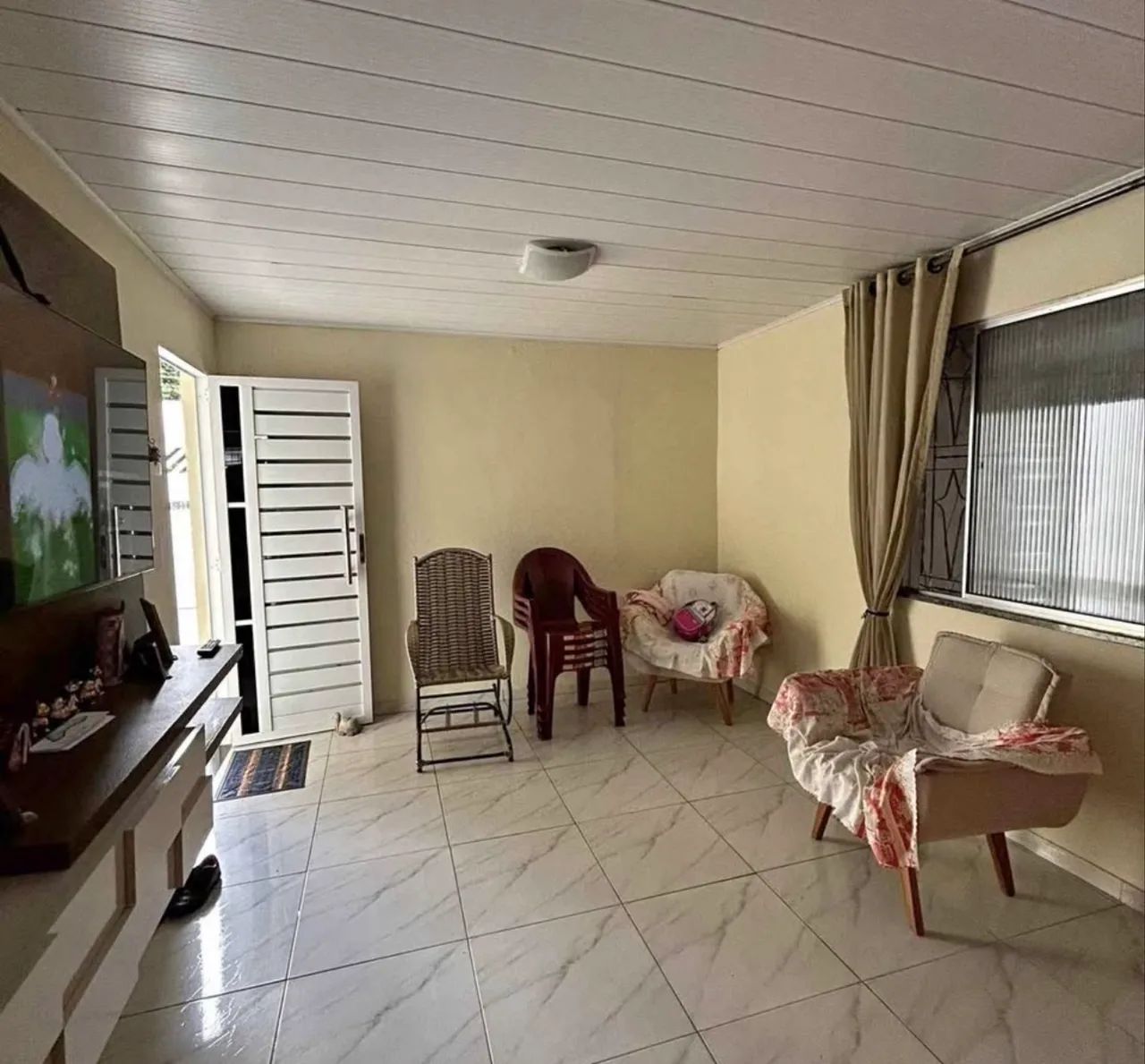 Vendo casa com 3 quartos em Benevides 