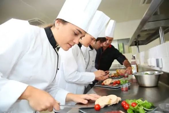 Contra-se LÍDER de cozinha 