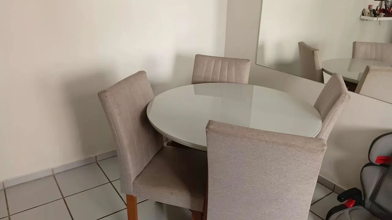Mesa 4 cadeiras 