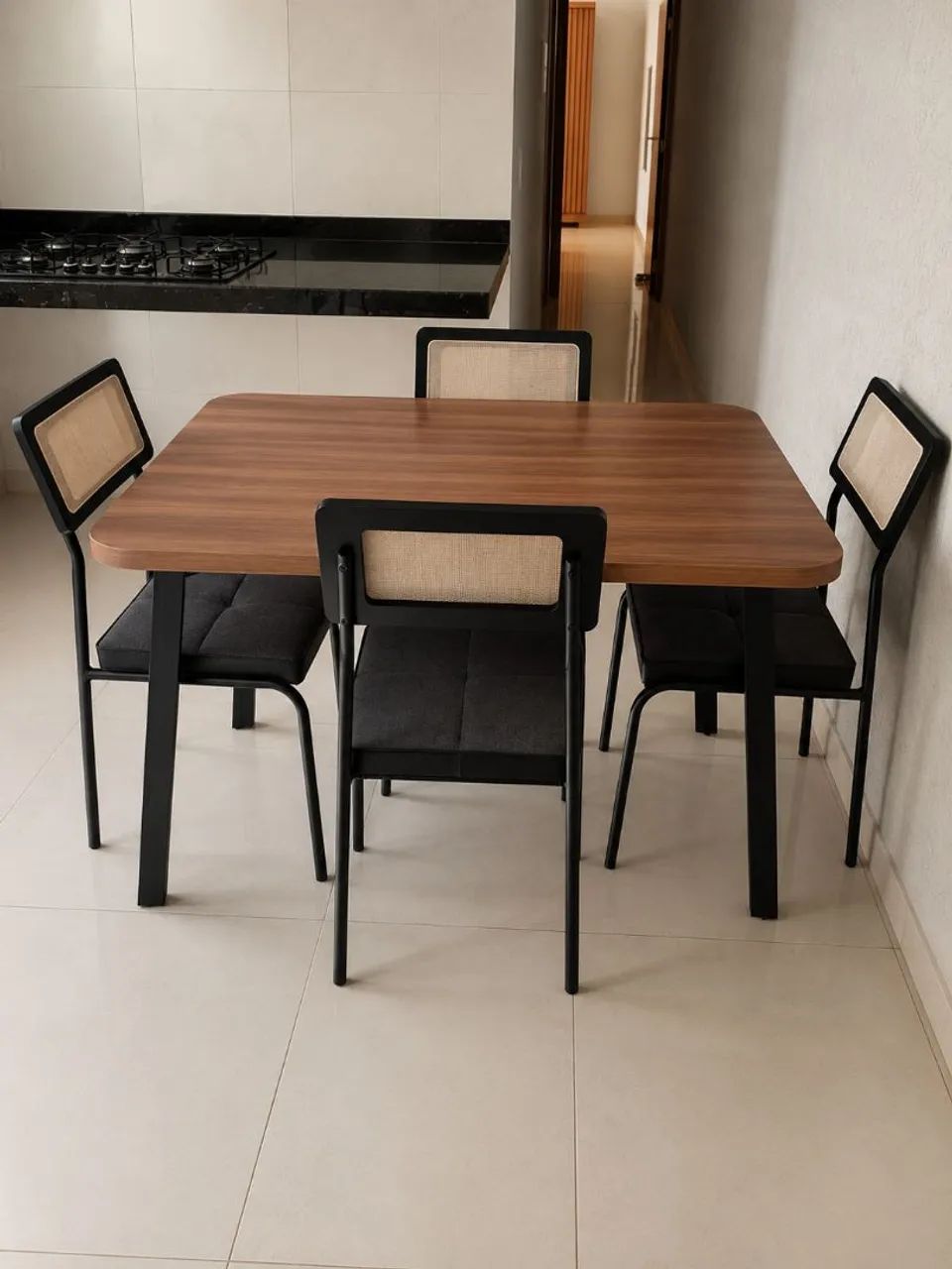 Mesa de Jantar - 120x80 com 4 Cadeiras - Foto 3