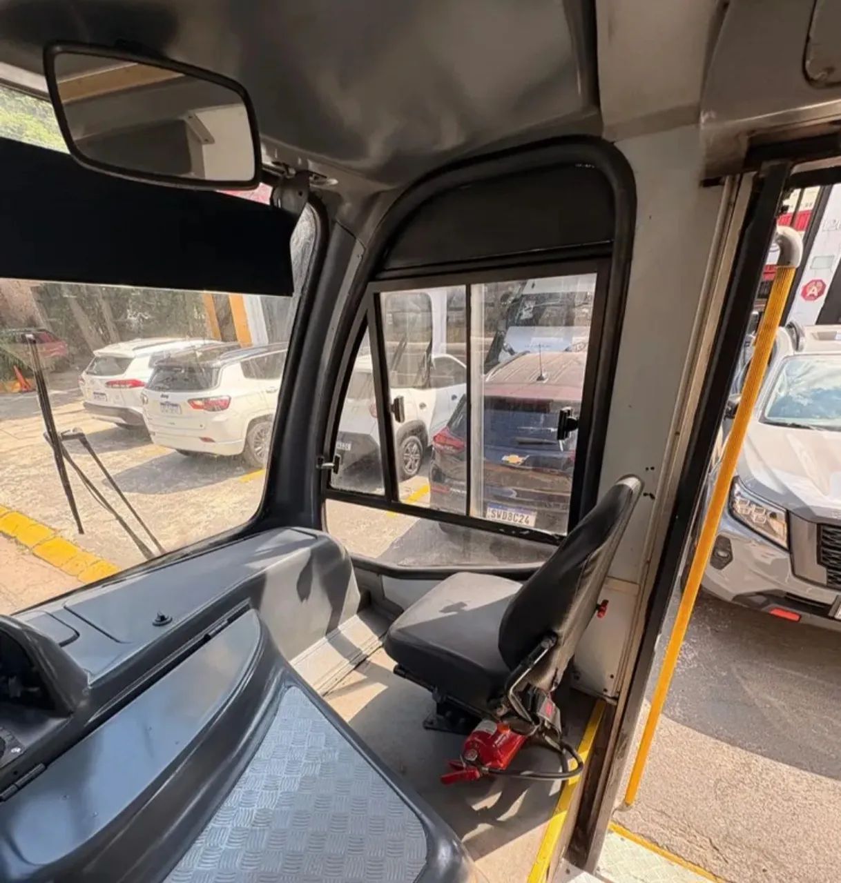 Microônibus novíssimo.  Motor MWM MAXXFORCE  - Foto 5
