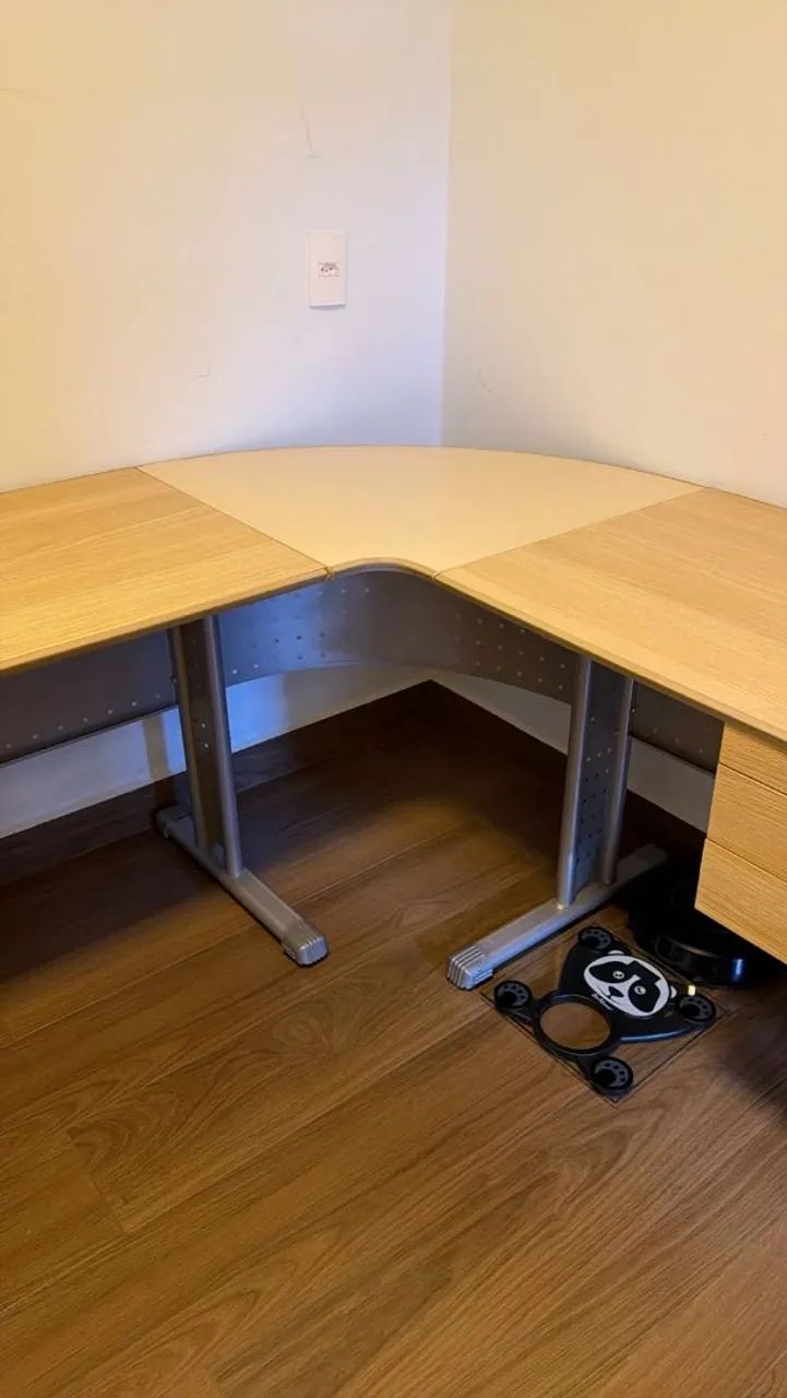 Mesa escritório em L