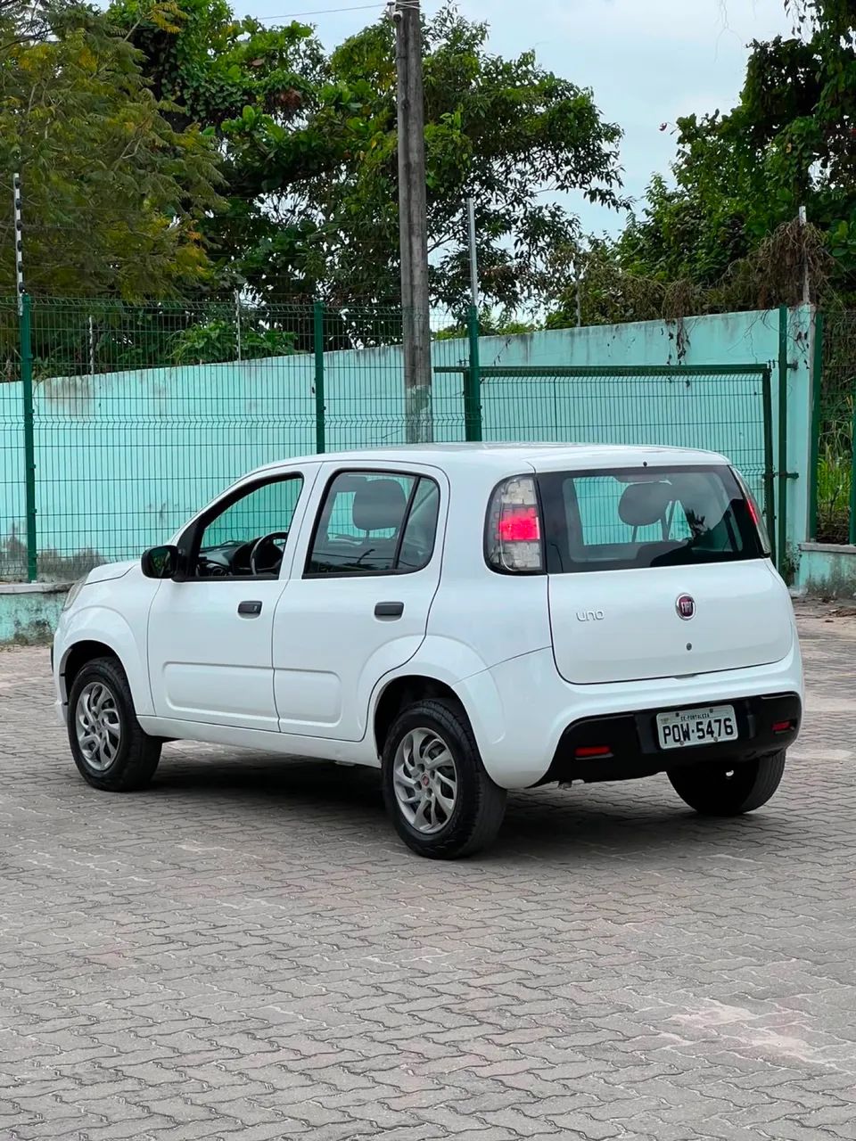 Fiat Uno Attractive 1.0 EVO Fire Flex 8V 5P 2020 - Foto 2