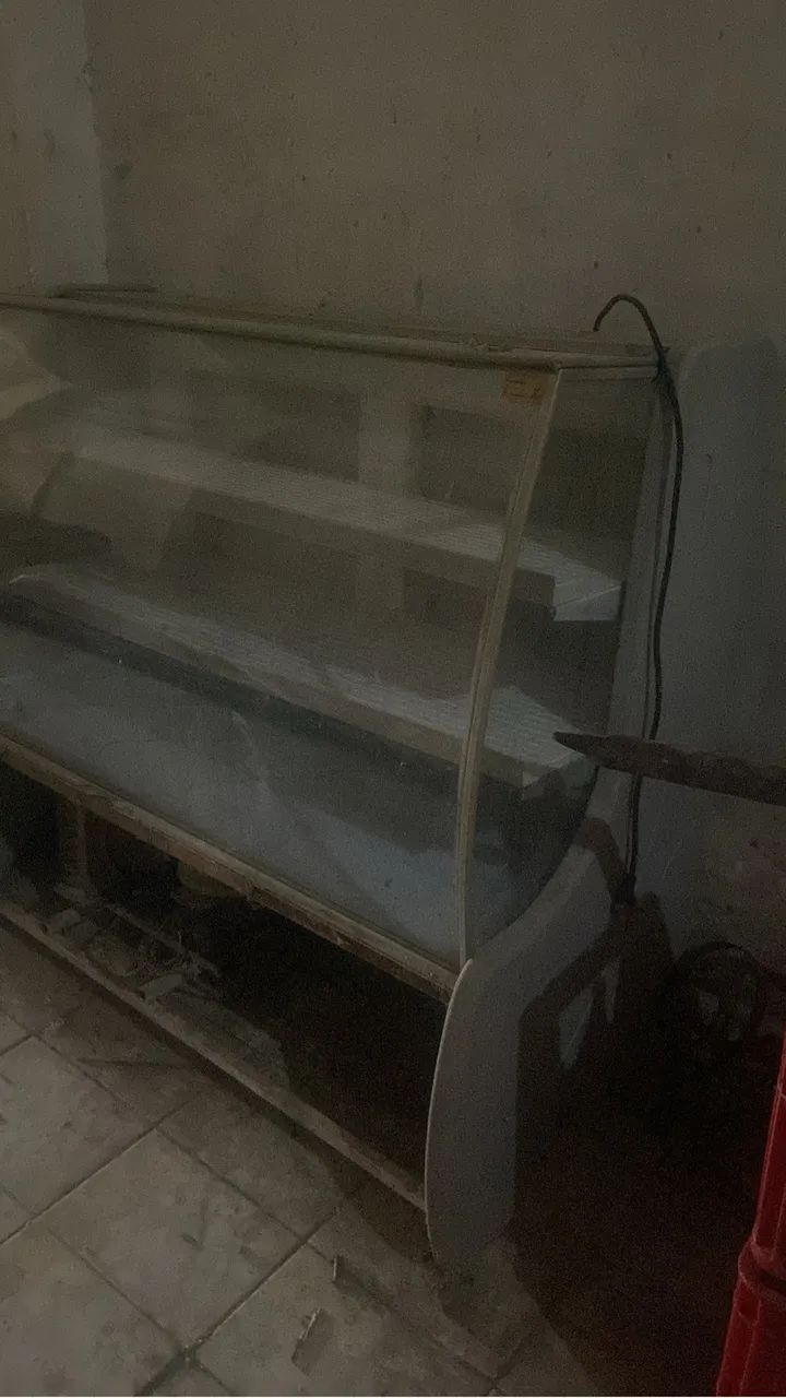 Vendo Excelente balcão de frios - Foto 2
