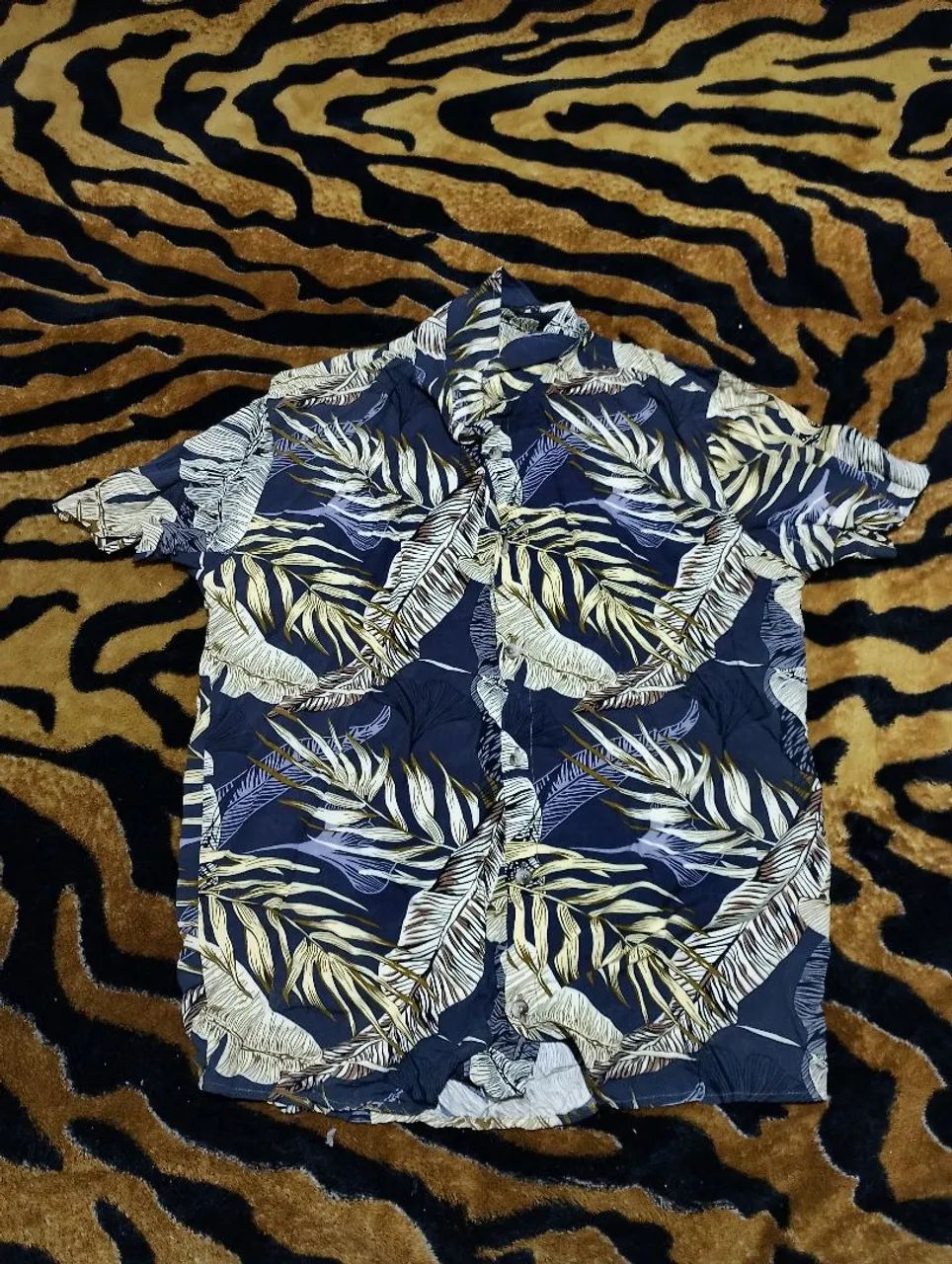 Camisa havaiana