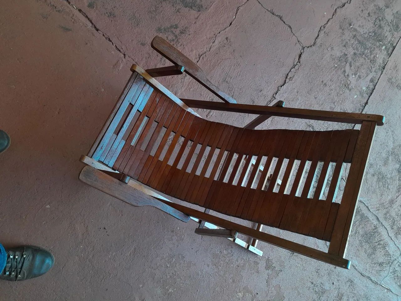 Cadeirinha para criança de madeira 