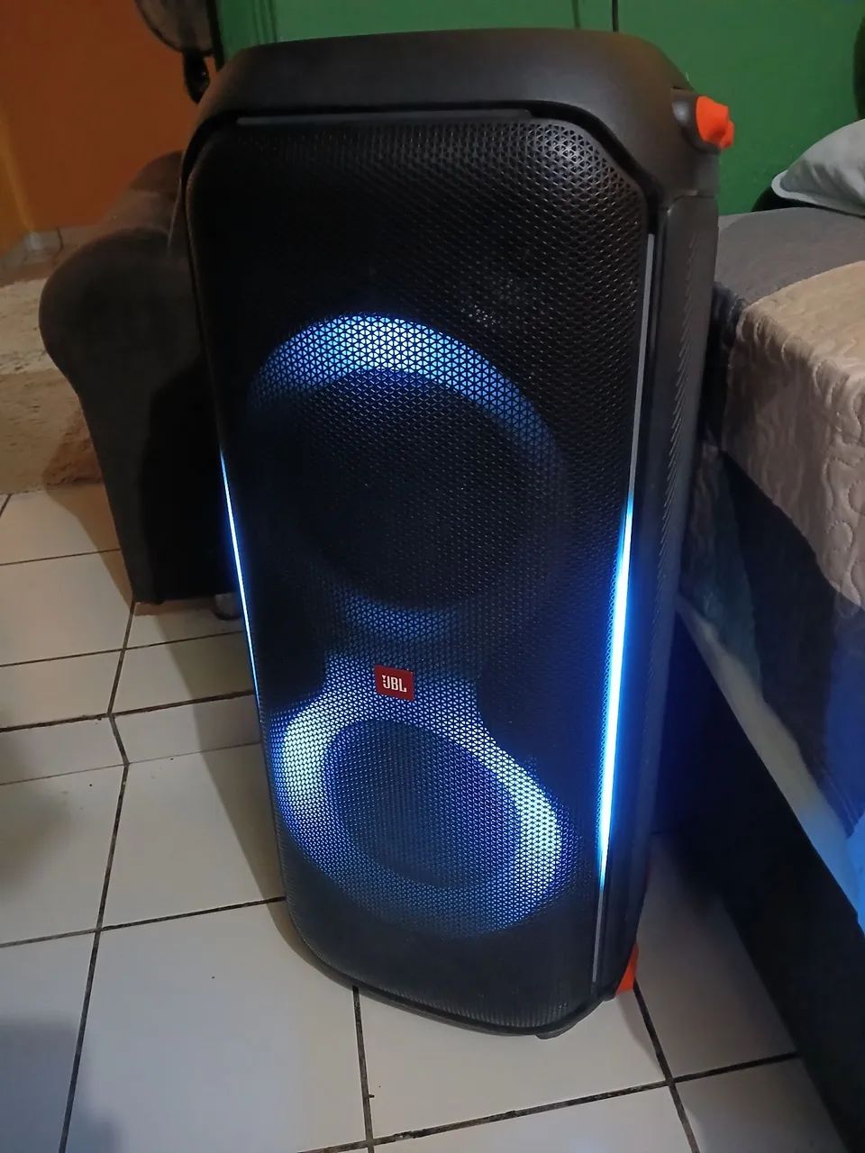 JBL 710