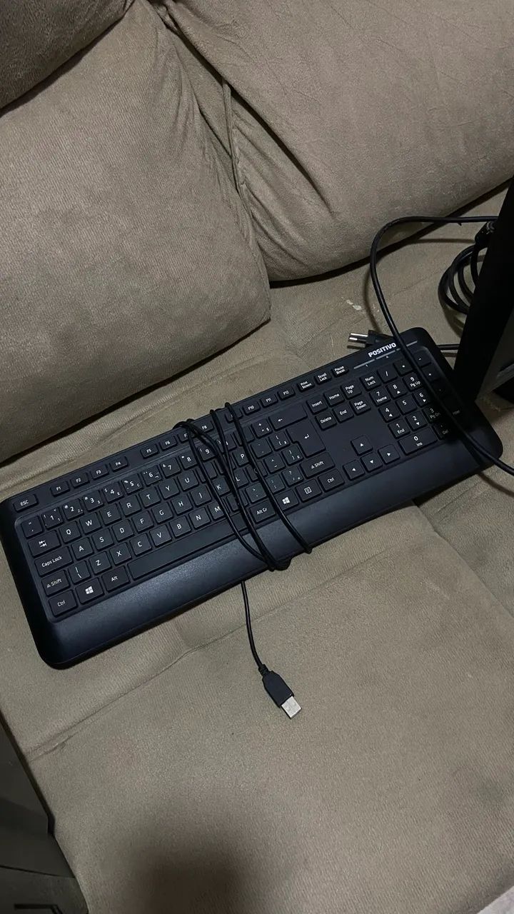 Vendo esse monitor e teclado - Foto 3