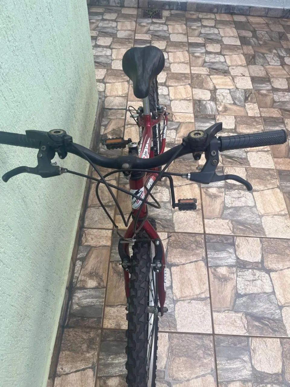 Bicicleta aro 24 com 18 marchas Pneus novos  - Foto 4