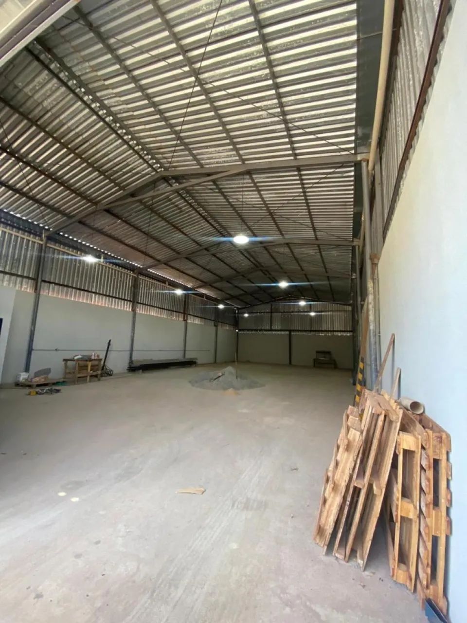Galpão Av. Nadra Bufaical, 360m², para locaçao, Setor Faiçalville.