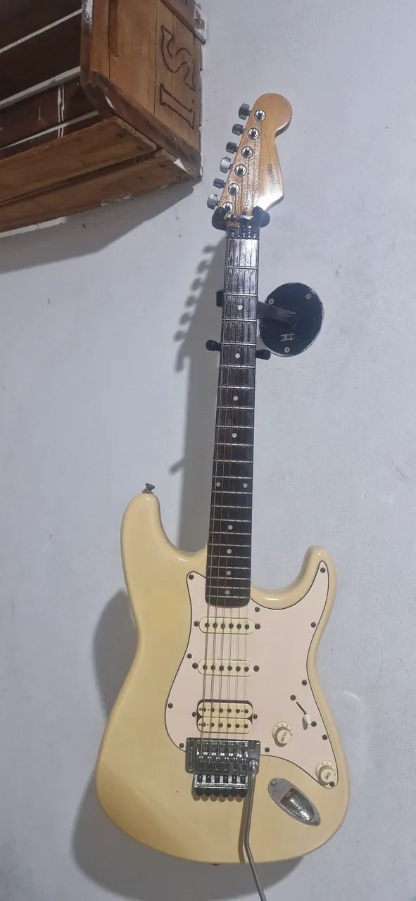 Guitarra squier stratocaster 
