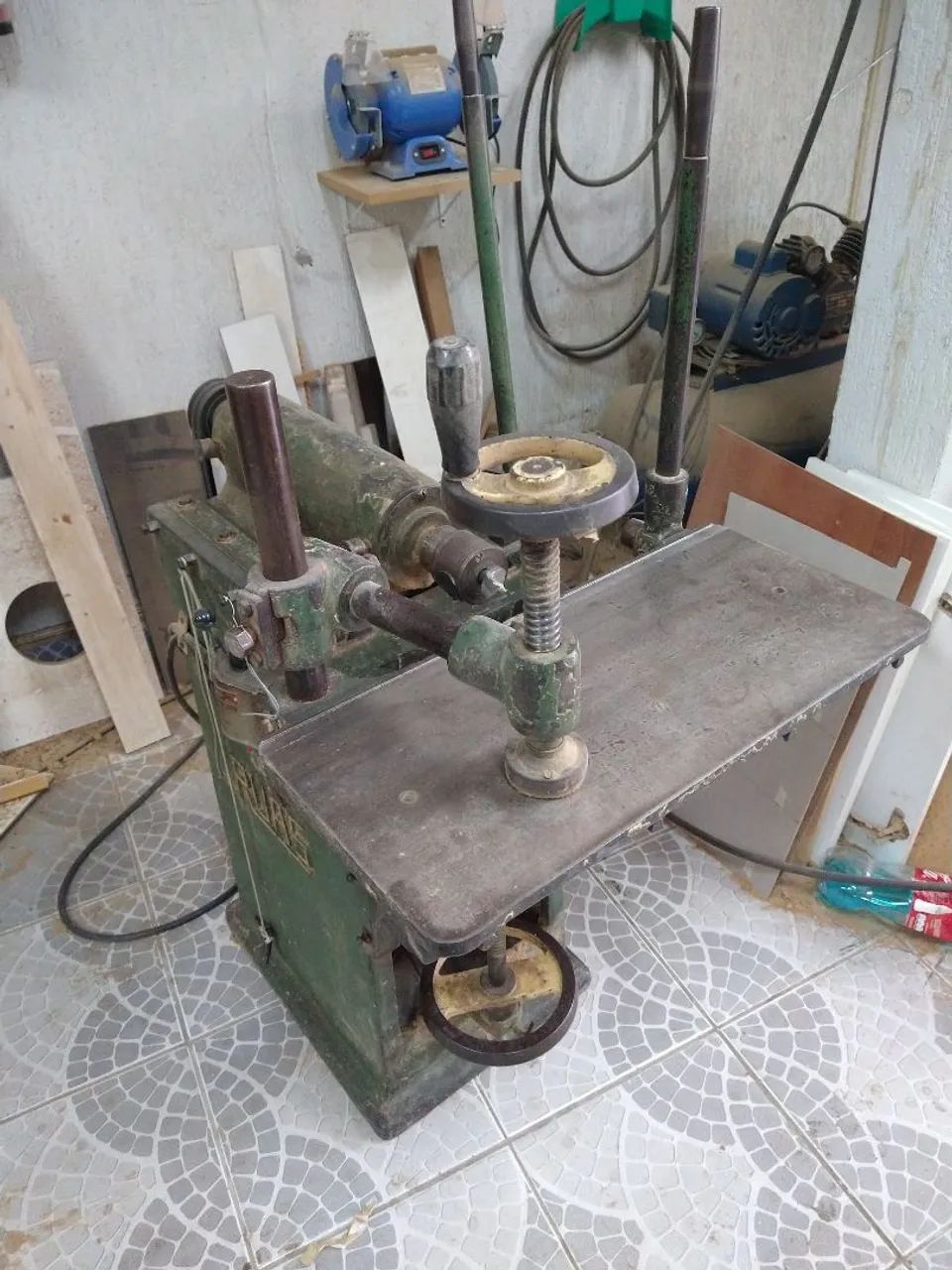 Vendo uma furadeira horizontal marca Ruas acompanha brocas  - Foto 4