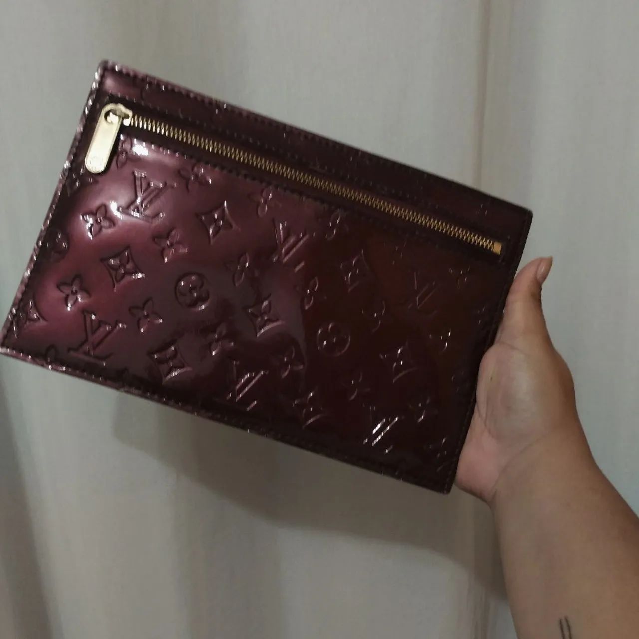 Bolsa Louis Vuitton Verniz Vinho