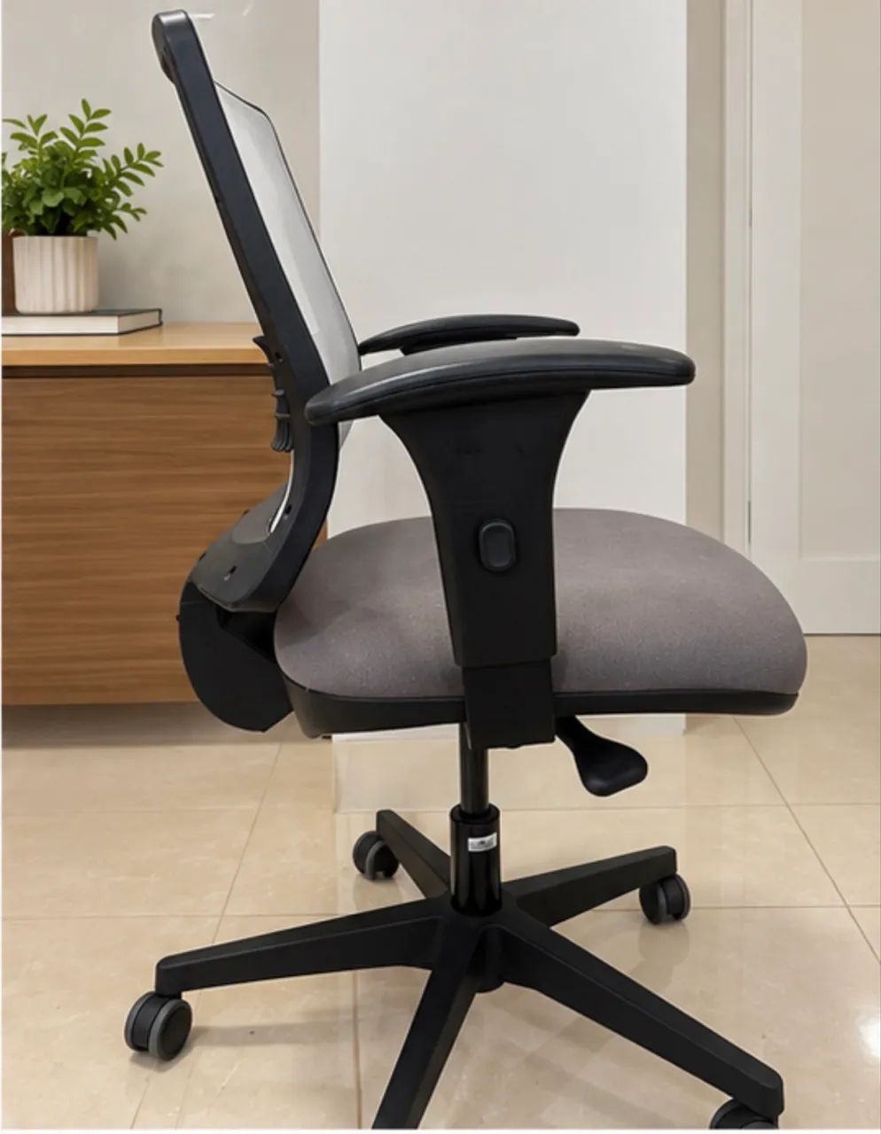 Cadeira de Escritório Flexform Ergonômica com Apoio Lombar - Foto 4