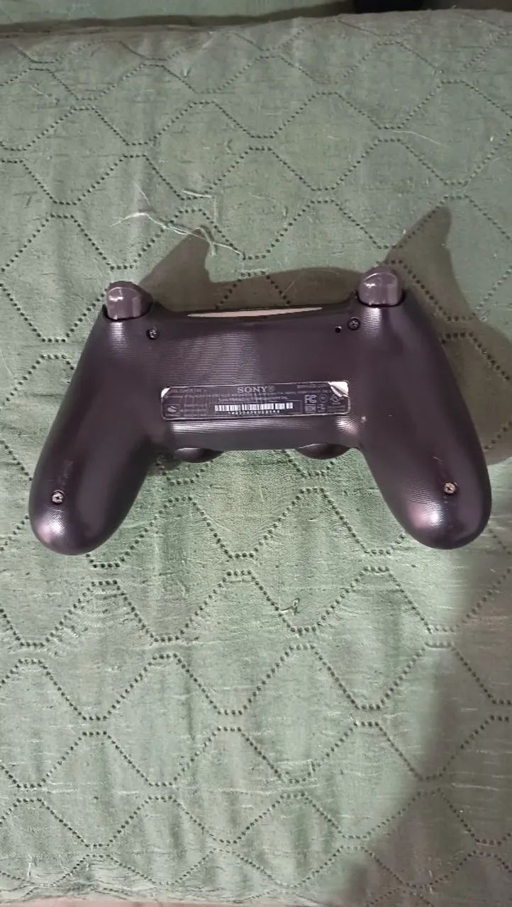 controle PS4 original semi novo tudo funcionando  - Foto 4