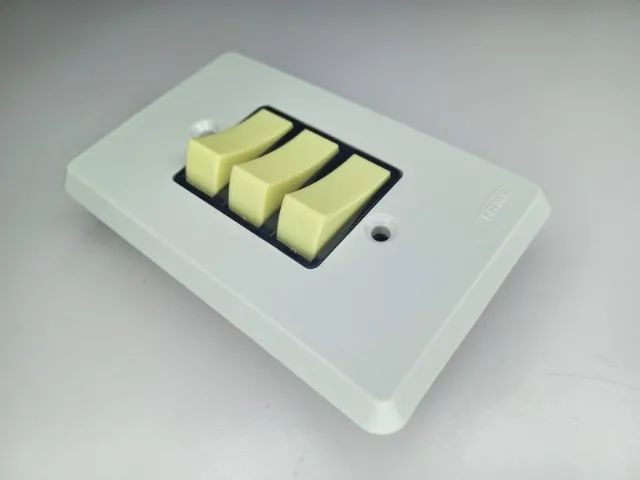 Placa 4x2 Interruptor Paralelo + 2 Simples