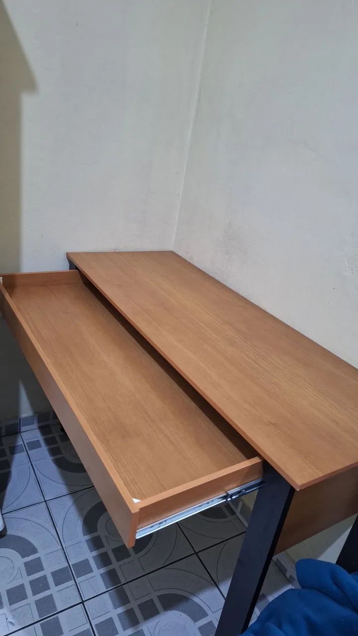 Mesa/ escrivaninha Industrial com gaveta  - Foto 3