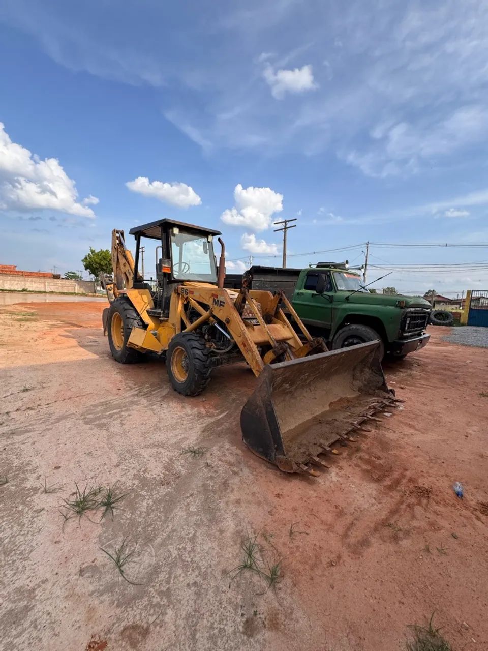 Retroescavadeira MF 96 - Foto 2