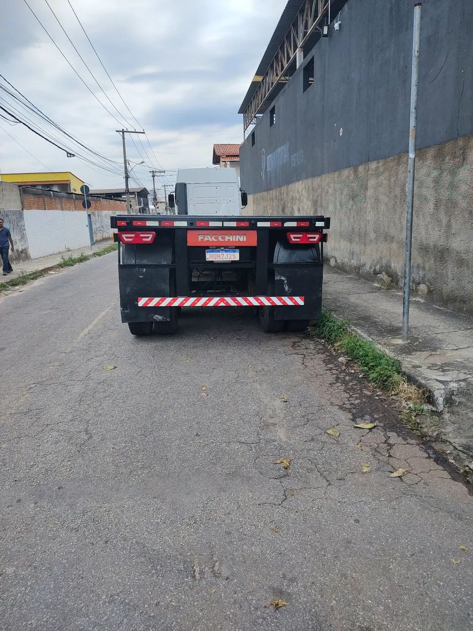 Carreta 9.50 metros 2 eixos Facchini 