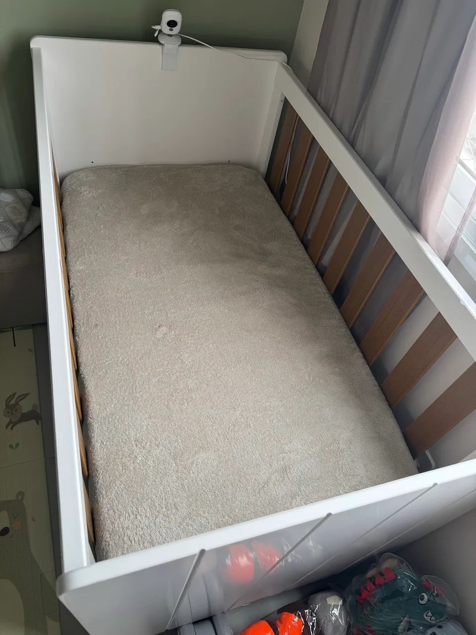 Berço que vira cama 