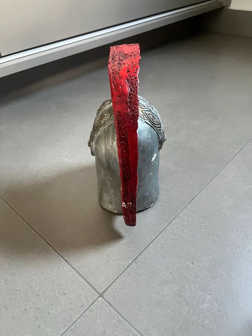 Caveira Decorativa Medieval com Elmo - Castelo de Itaipava - Foto 3