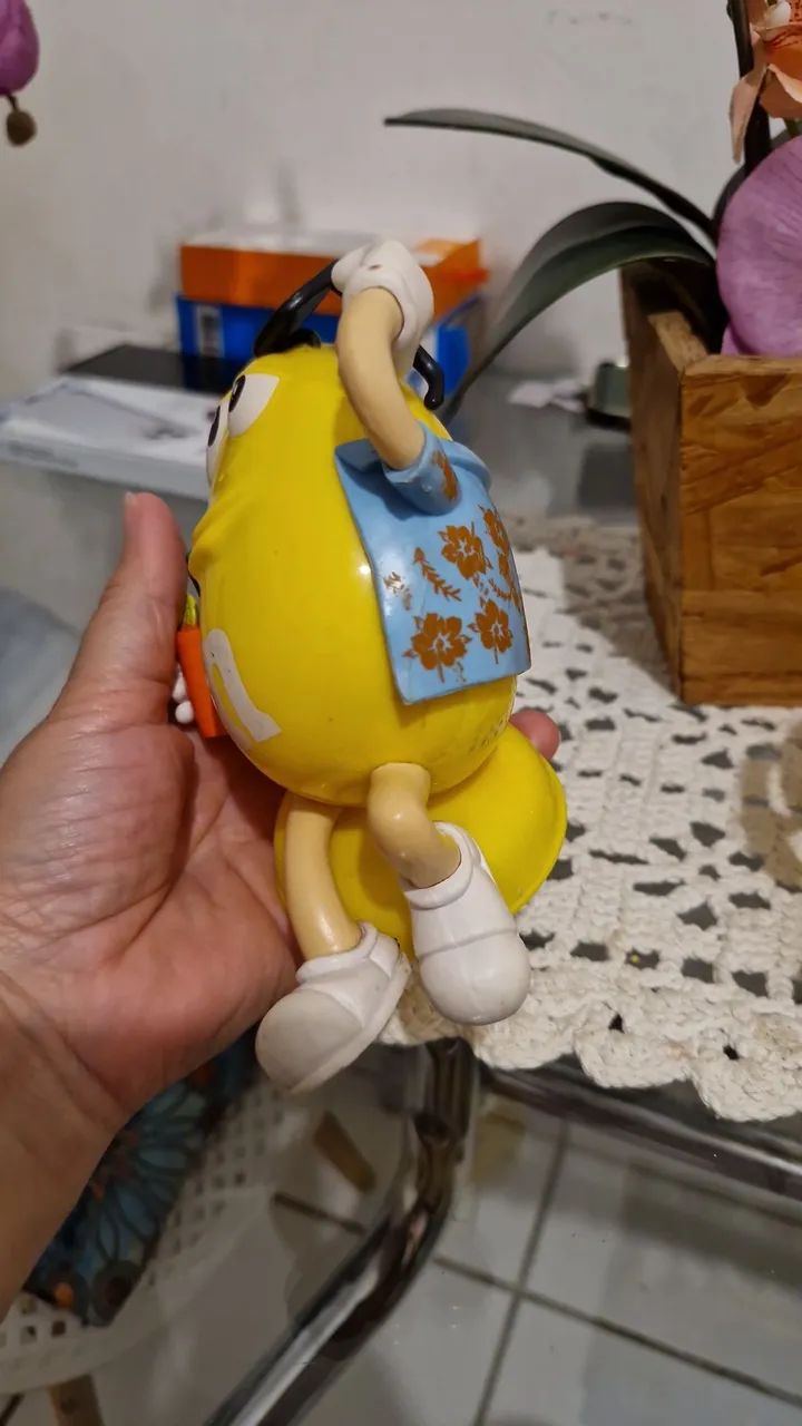 Bonecos M&MS Amarelo  - Foto 4