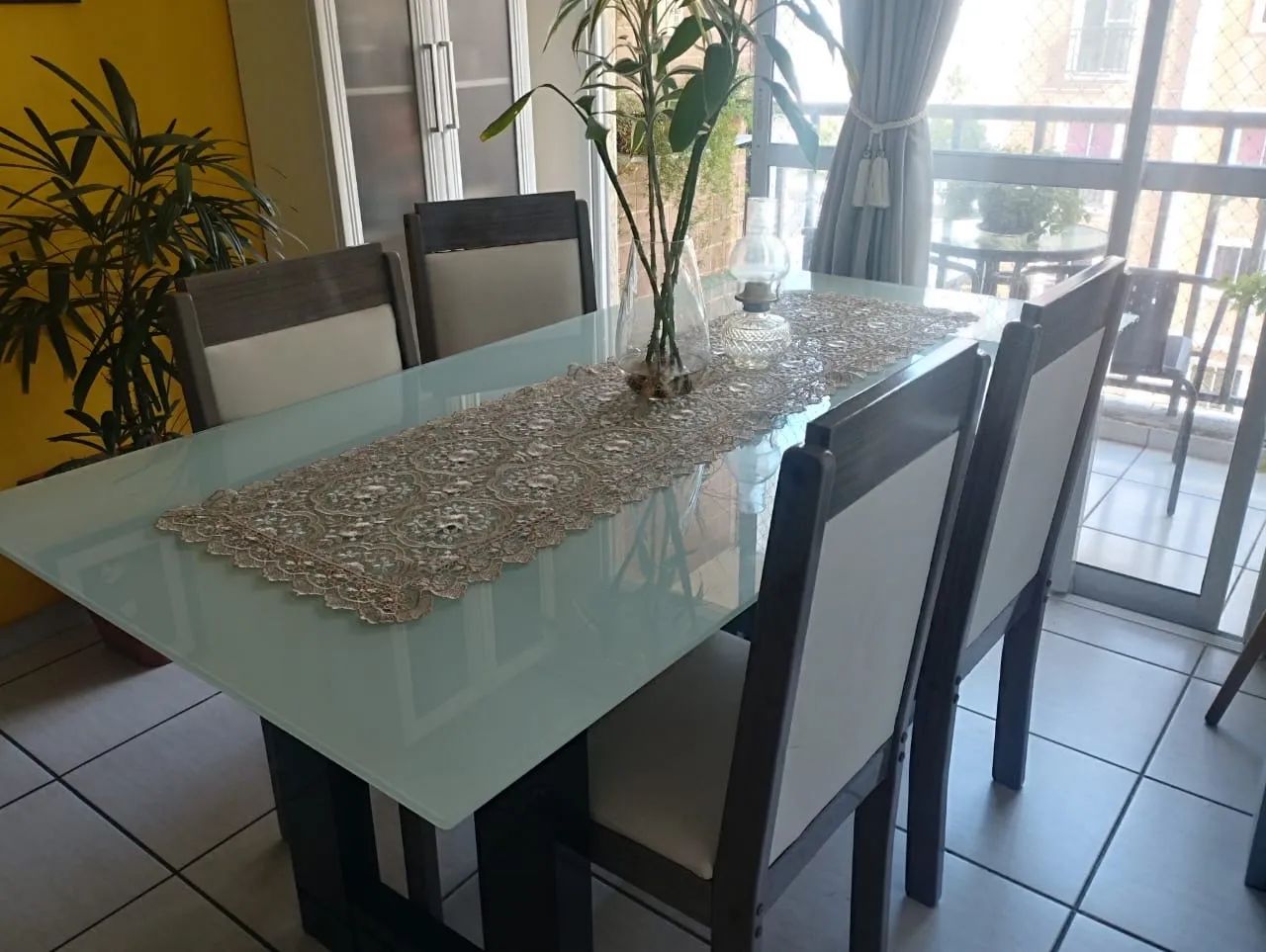 Conjunto mesa e cadeiras  - Foto 3