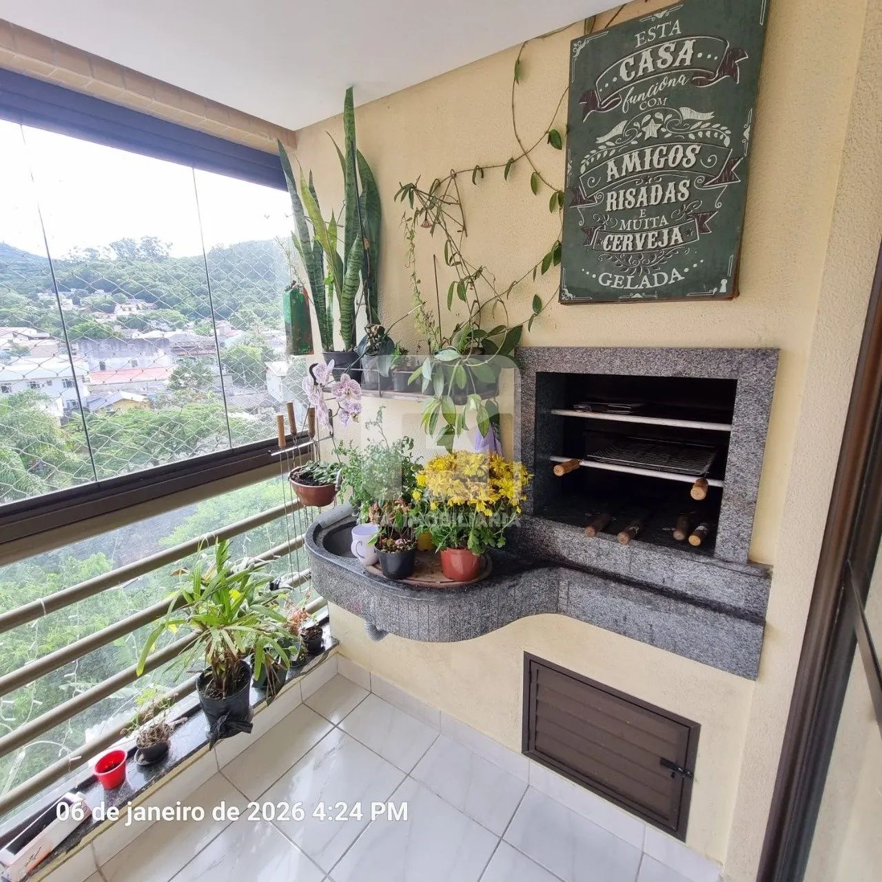 Apartamento de 3 dormitórios no Córrego Grande