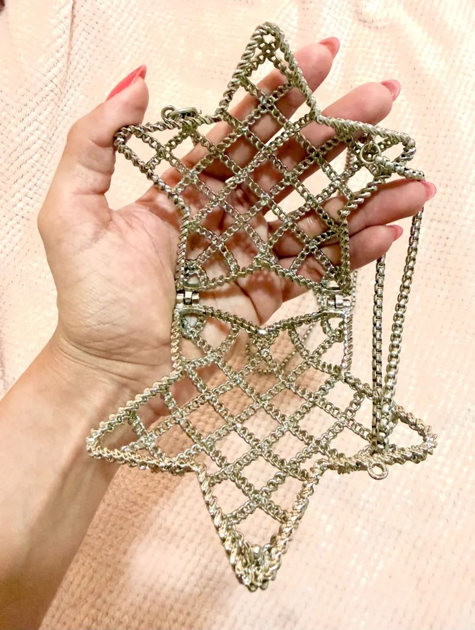 Bolsa mini bag metálica prata em formato de estrela  - Foto 4