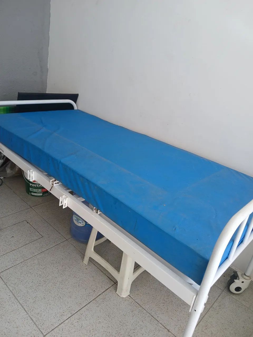 Cama hospitalar com colchão  - Foto 3