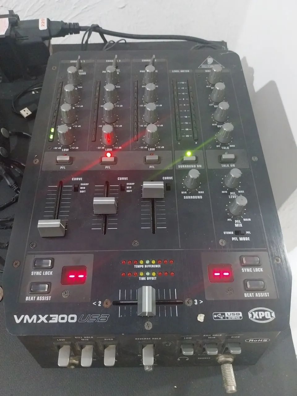 Mixer Behringer VMX 300  - Foto 4