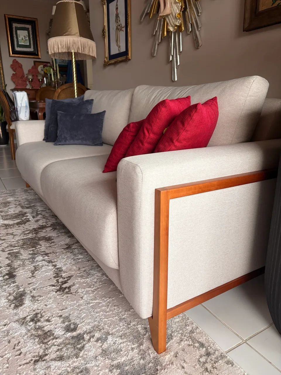 Sofá 3 lugares com 1 ano de uso - Foto 3