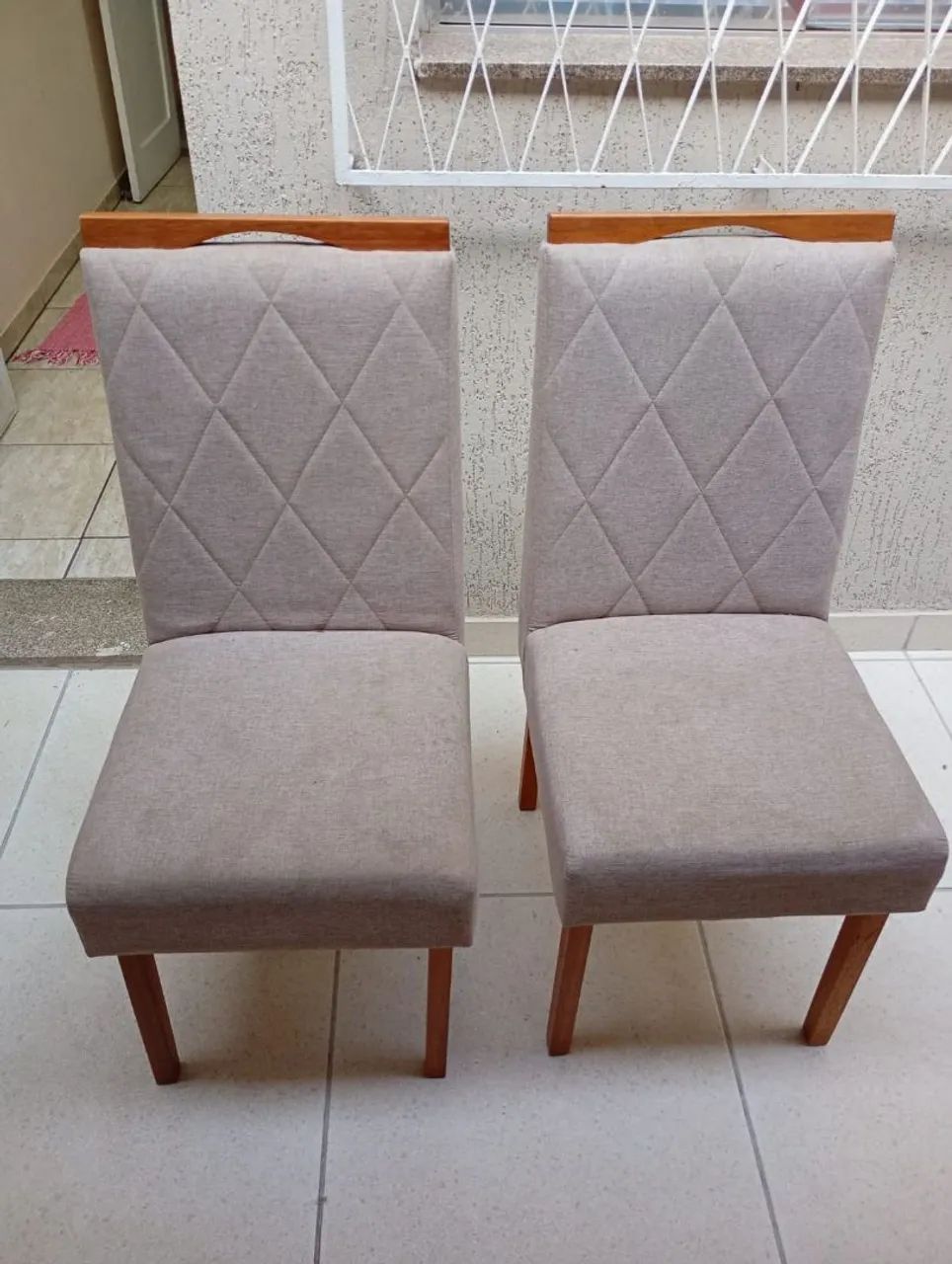 Conjunto de mesa com 4 cadeiras 