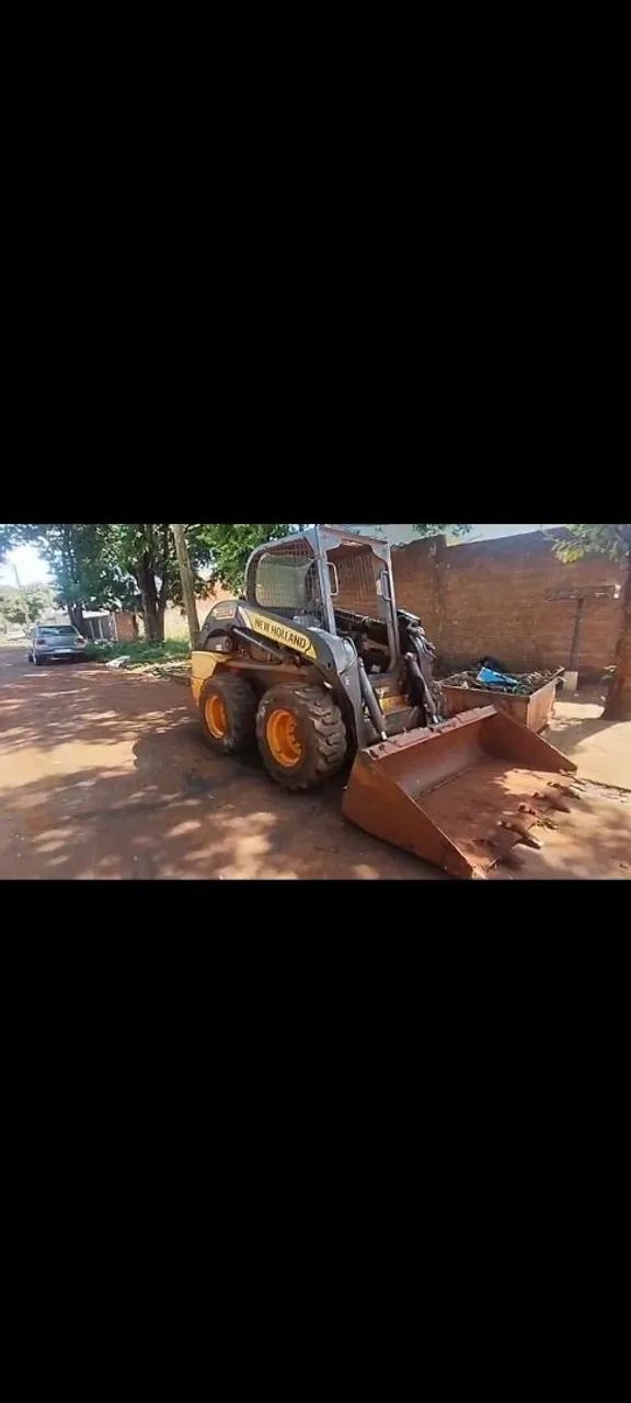 MINI CARREGADEIRA NEW HOLLAND L220 2017