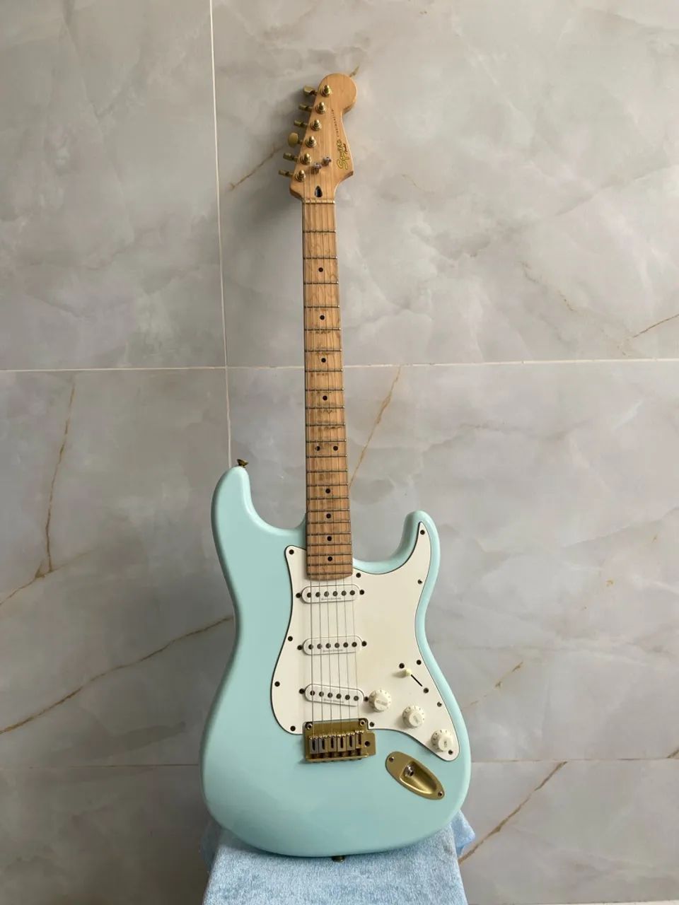 Guitarra Squier Deluxe by fender
