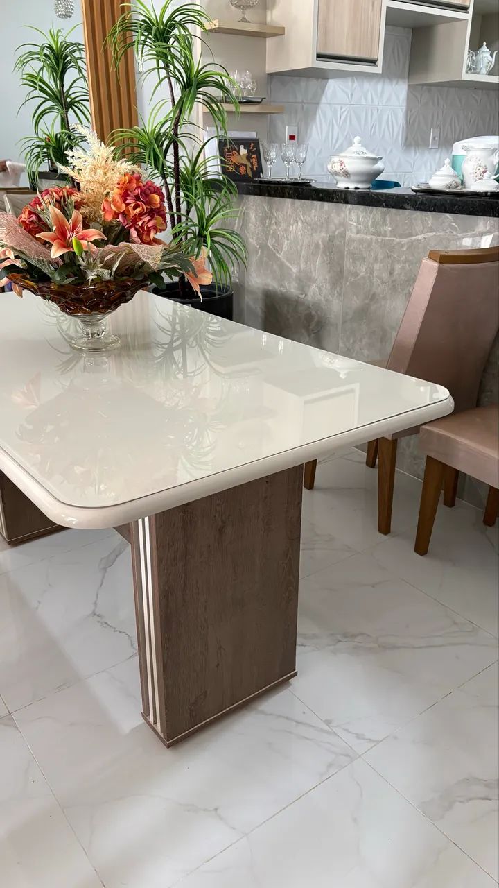 Vendo mesa de jantar com seis cadeiras  - Foto 2